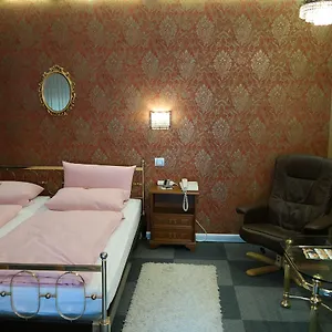 Hotel Am Hallenbad Garni